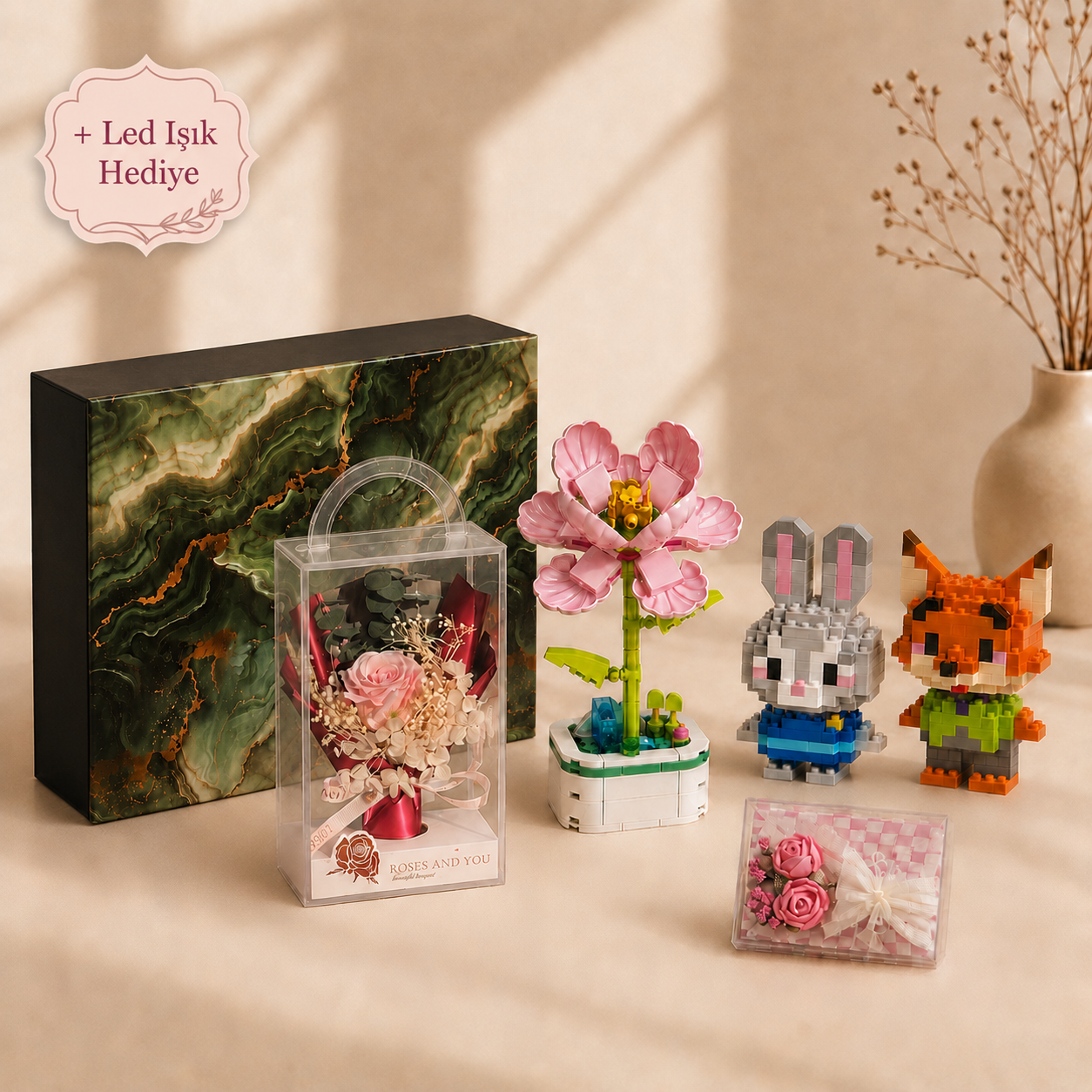 Koyu Yeşil Minbricks Hediye Kutusu – Çiçek ve Karakterli Özel Set